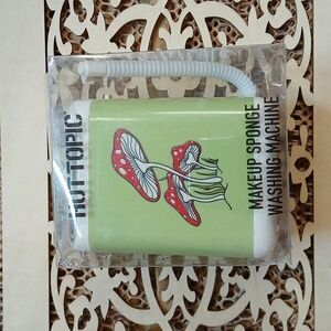 Hot Topic branded Make up Sponge Washer!!